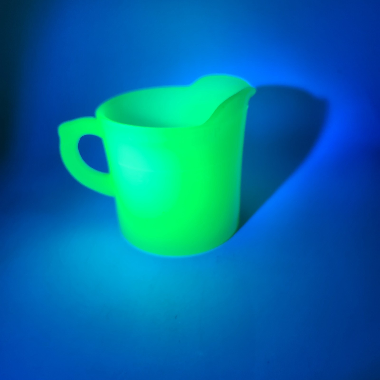 VINTAGE 1930'S  HOCKING JADEITE JADITE CLAMBROTH 1 CUP MEASURE HTF URANIUM