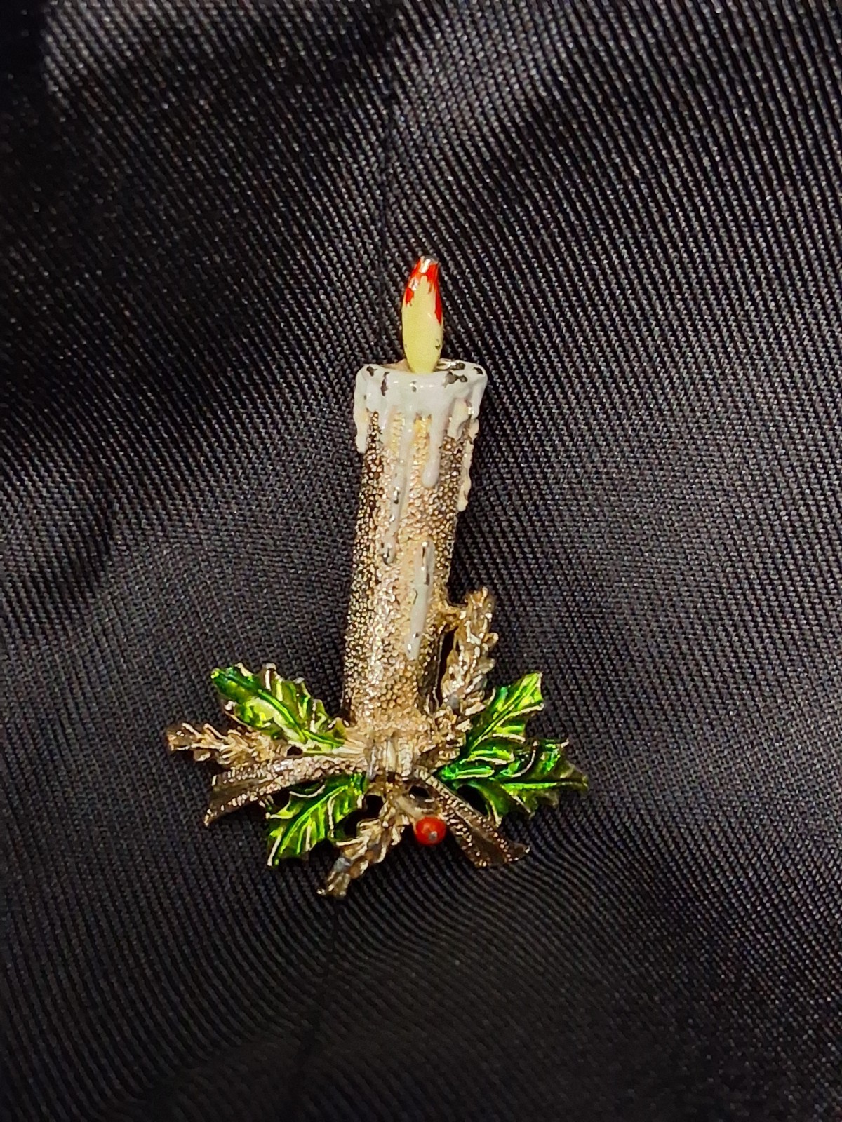 Gerrys Creations, Inc. VTG 60s-70s Goldtone Enamel Textured Candlestick Brooch