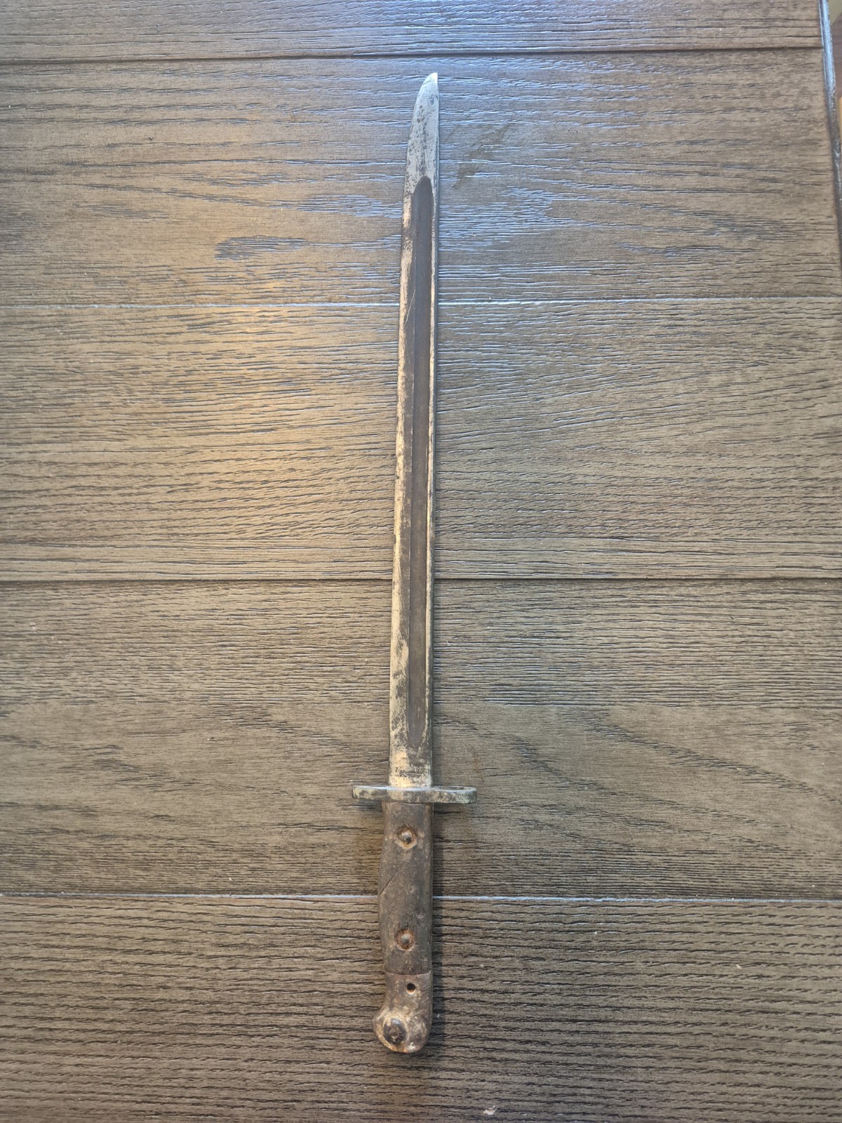 Original WW1 WWI British P1907 Bayonet ( 16.75” Blade ) Lock Is Frozen Original WW1 WWI British P1907 Bayonet ( 16.75” Blade ) Lock Is Frozen