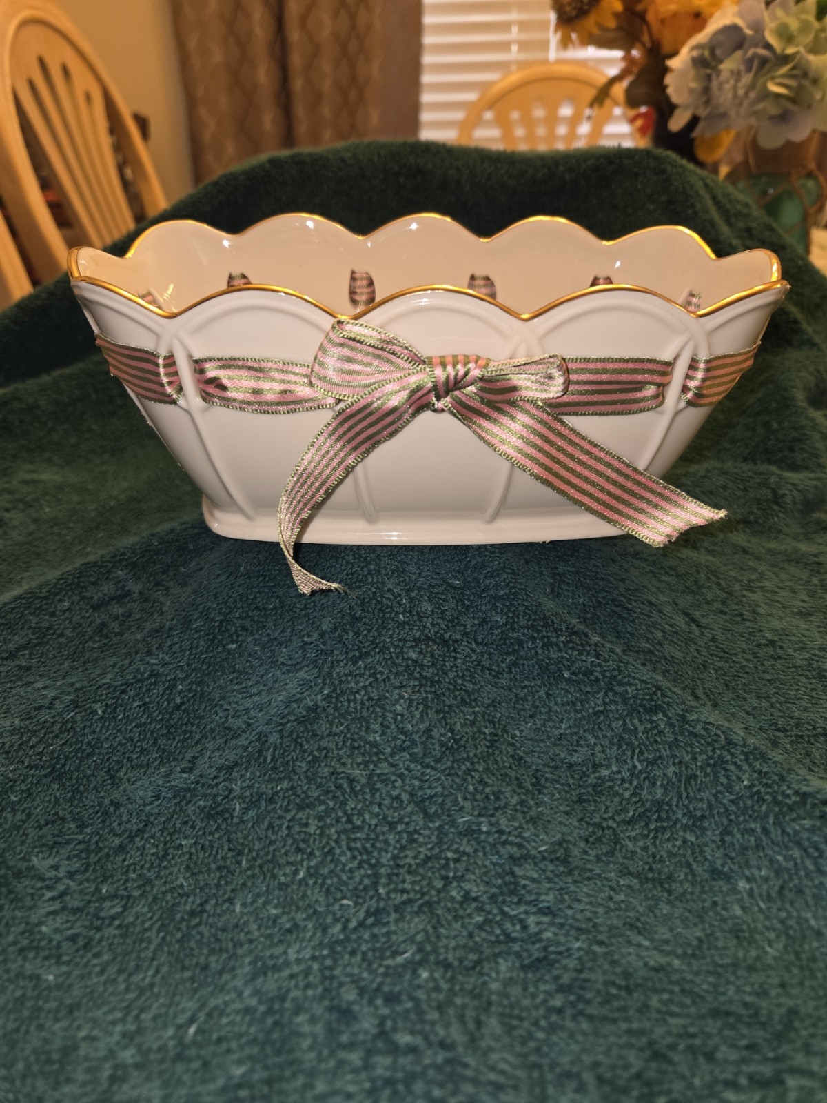 LENOX GREAT GIFTABLES SMALL PIERCED RIBBON BOWL LENOX GREAT GIFTABLES SMALL PIERCED RIBBON BOWL