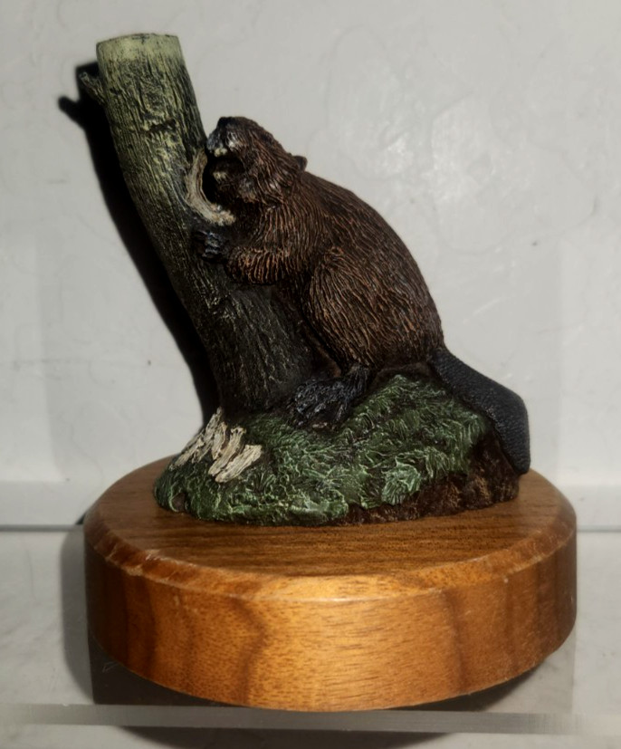 The Hamilton Collection Deaton Beaver Wildlife Bronze  Figurine 4