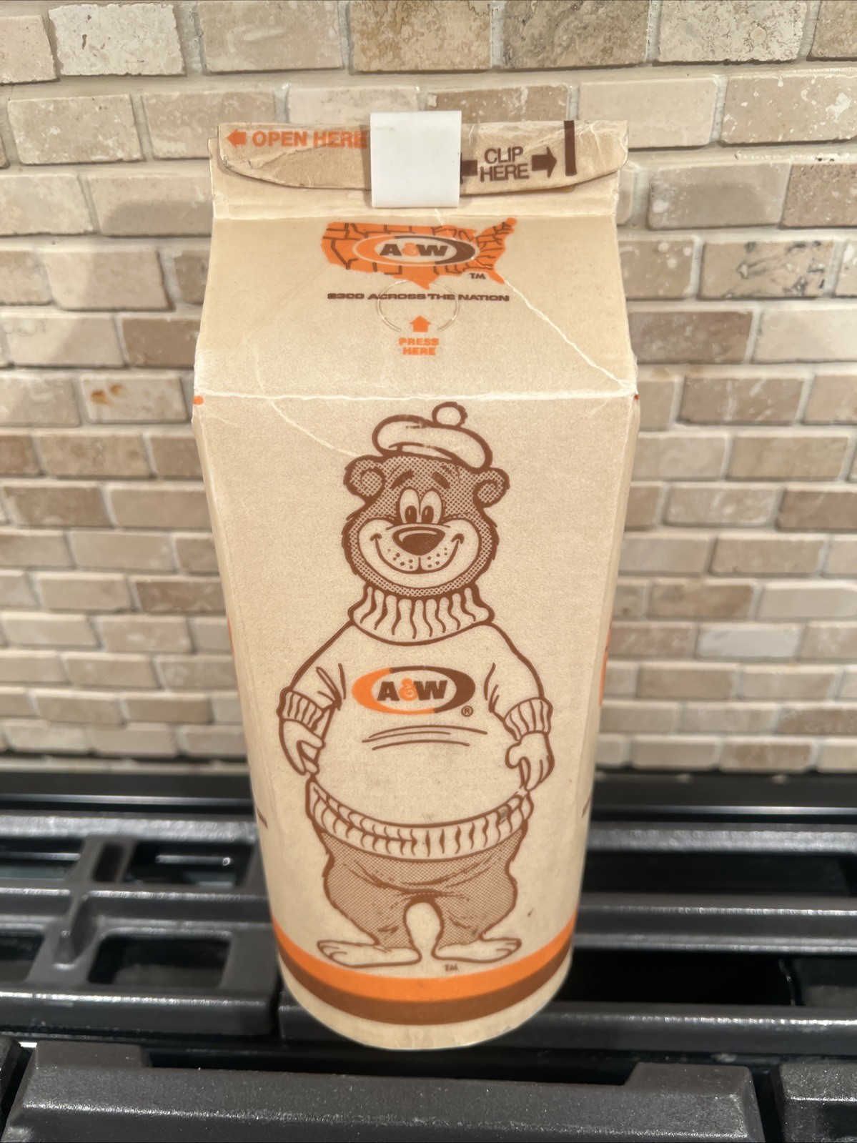 ****RARE Vintage 1972 A & W Root Beer Waxed Drink Container****