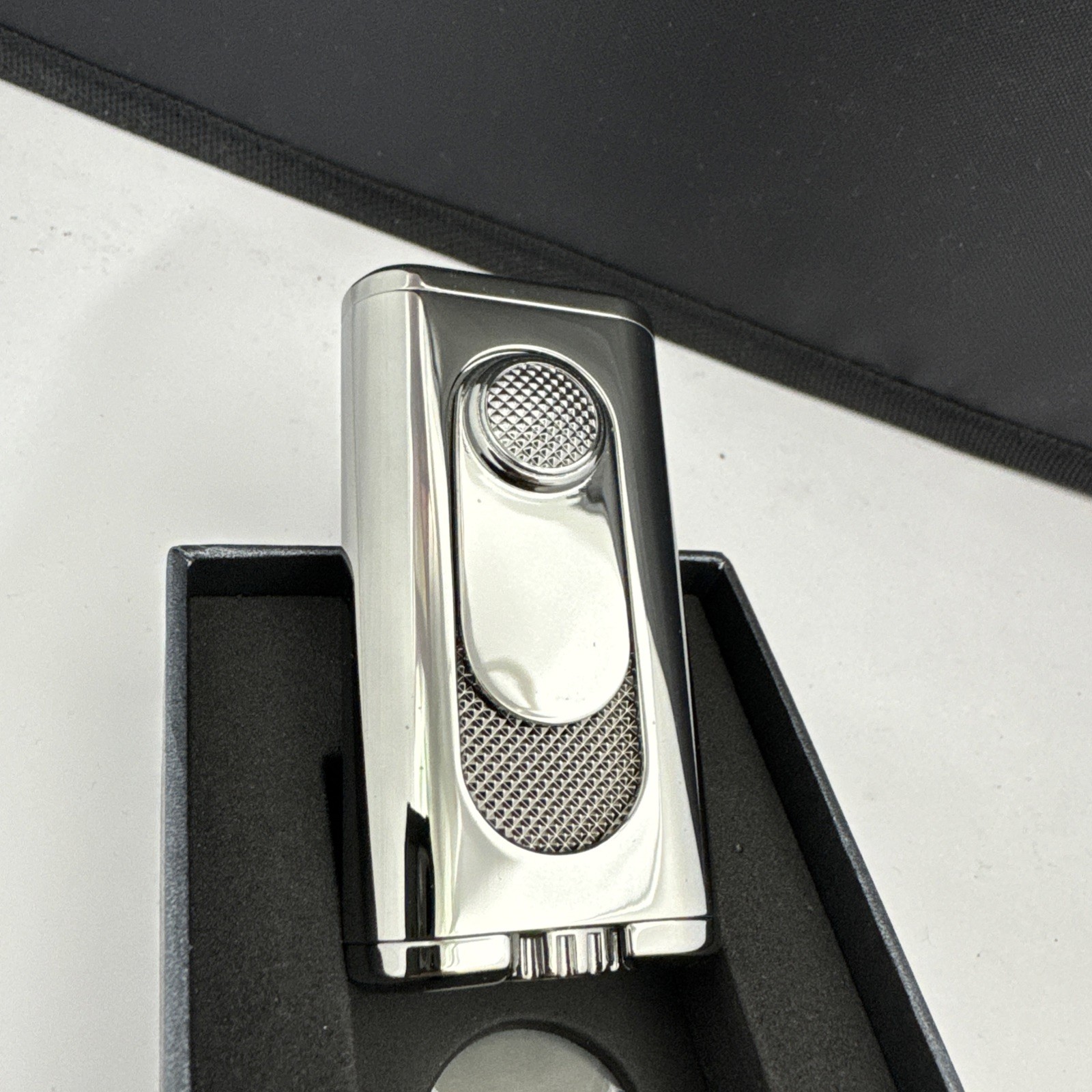 Xikar Verano Flat-Flame Cigar Lighter - Gunmetal G2 - New Xikar Verano Flat-Flame Cigar Lighter - Gunmetal G2 - New