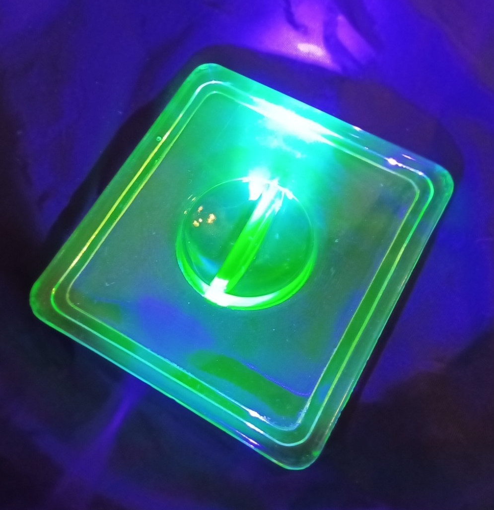 Vintage Uranium Green Glass Replacement Lid 5\