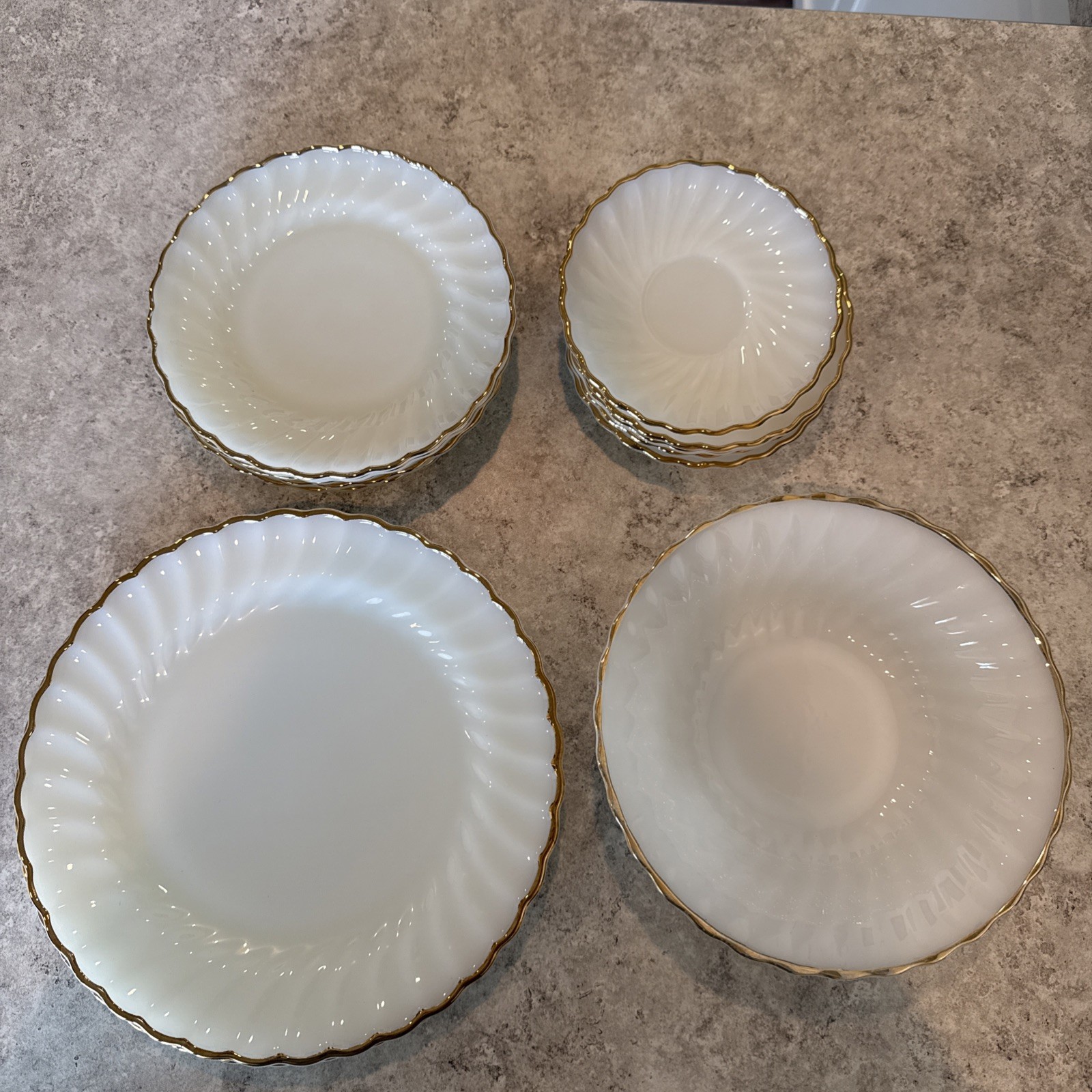 Vtg Anchor Hocking Milk Glass Scallop Swirl Gold Rim - Set Of 14 - Plates & Bowl