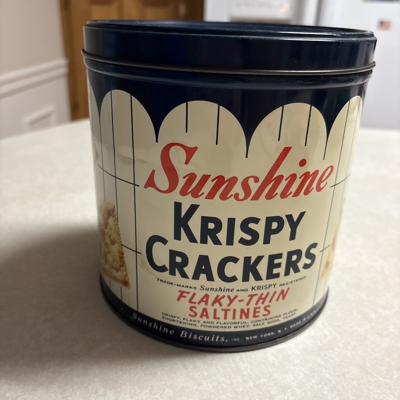 Vintage Sunshine Krispy Crackers Tin. Round - 6.25” Tall - READ DESCRIPTION Vintage Sunshine Krispy Crackers Tin. Round - 6.25” Tall - READ DESCRIPTION