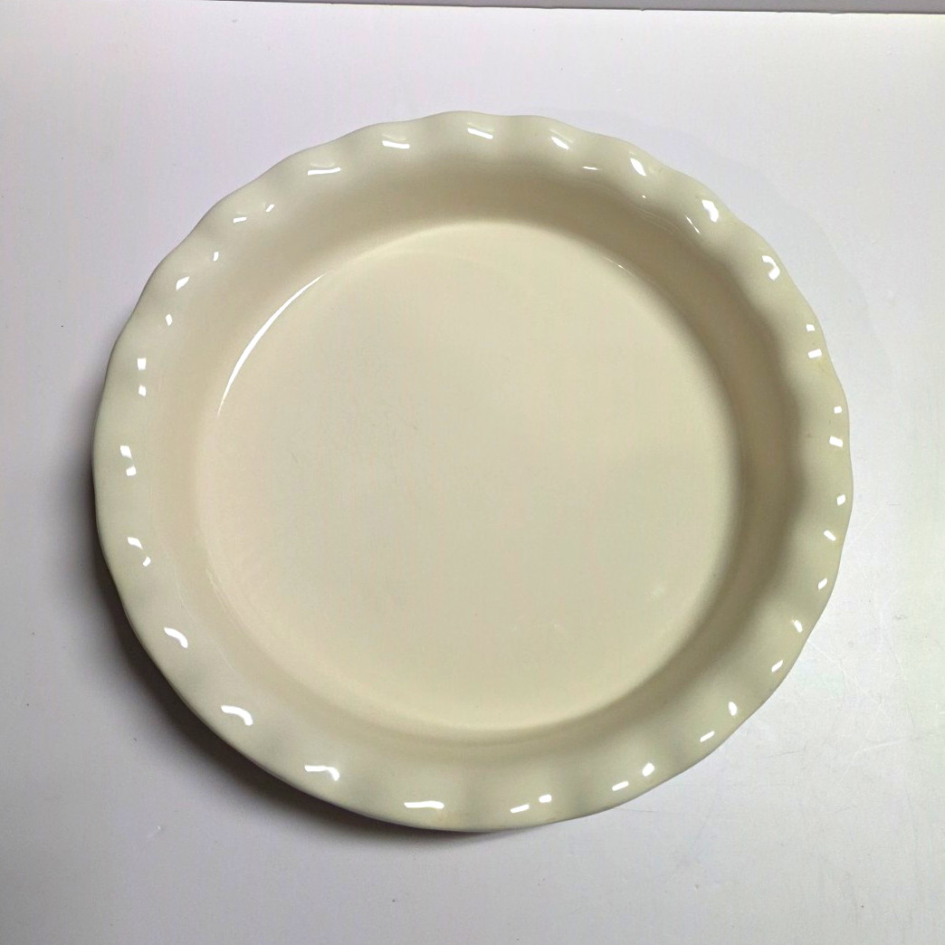 Paula Deen Round Ceramic Pie Dish White w/ Black Vine Rim Pie Plate