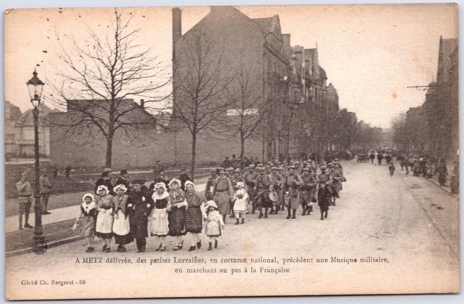 ANTIQUE METZ FRANCE LORRAINE COSTUME CHILDREN MILITARY BAND 1918 POSTCARD PO