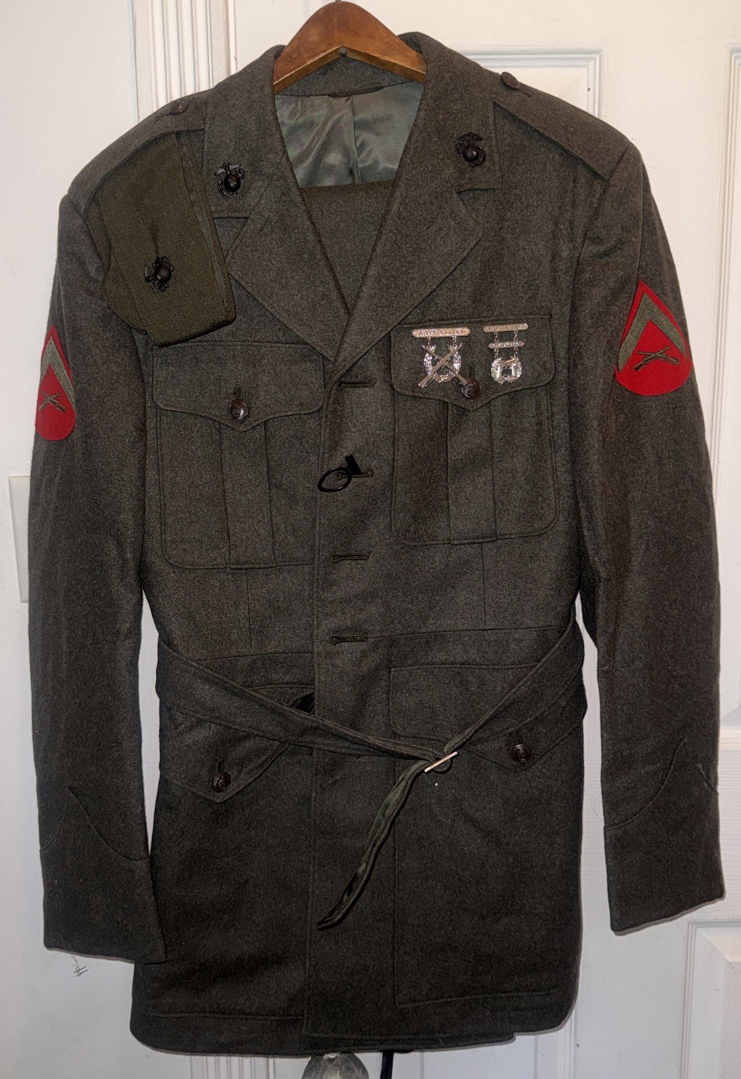 USMC Marine Corps Dress Alpha Green Service Dress Uniform Complete With Hat