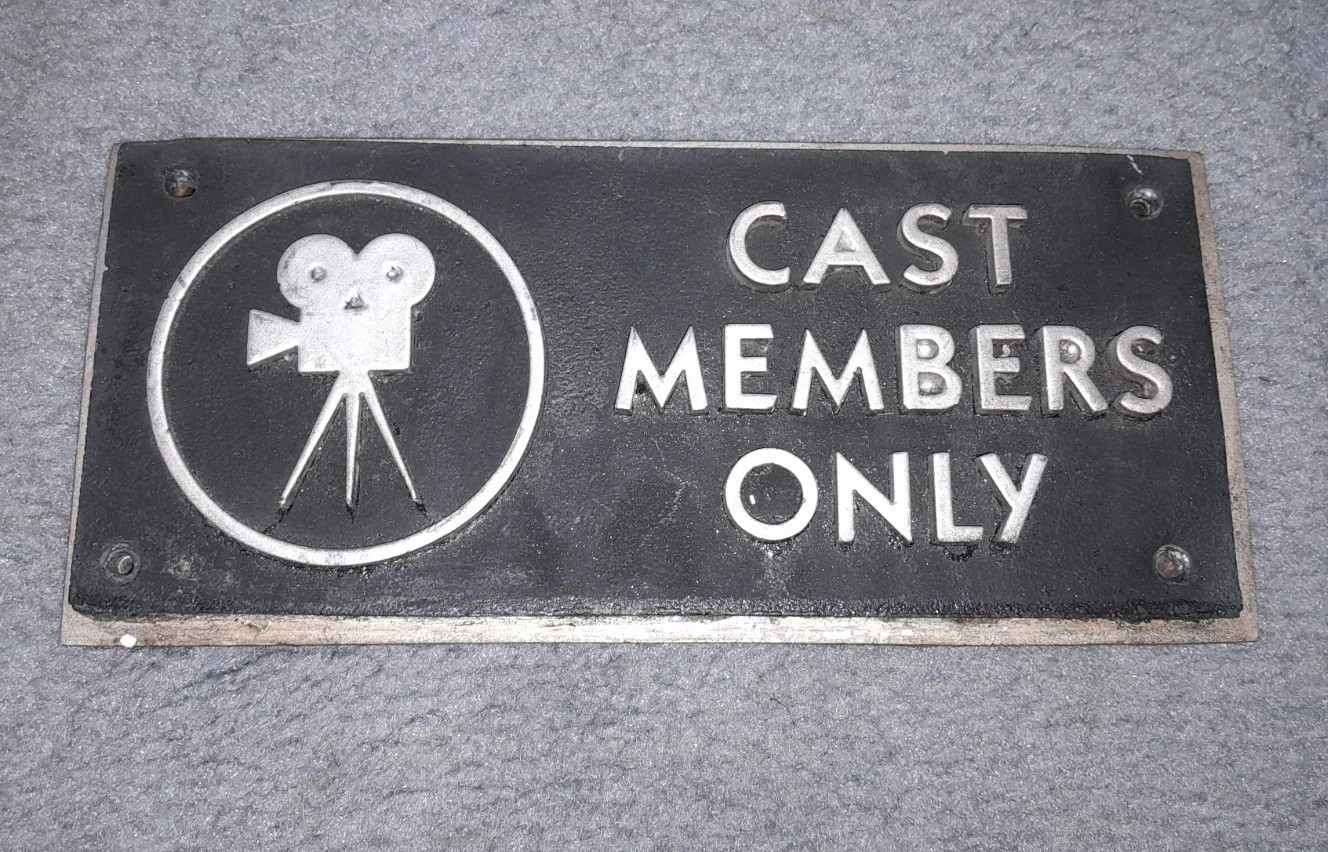 DISNEY MGM STUDIOS CAST MEMBERS ONLY ORIGINAL AUTHENTIC DOOR SIGN RARE PROP 