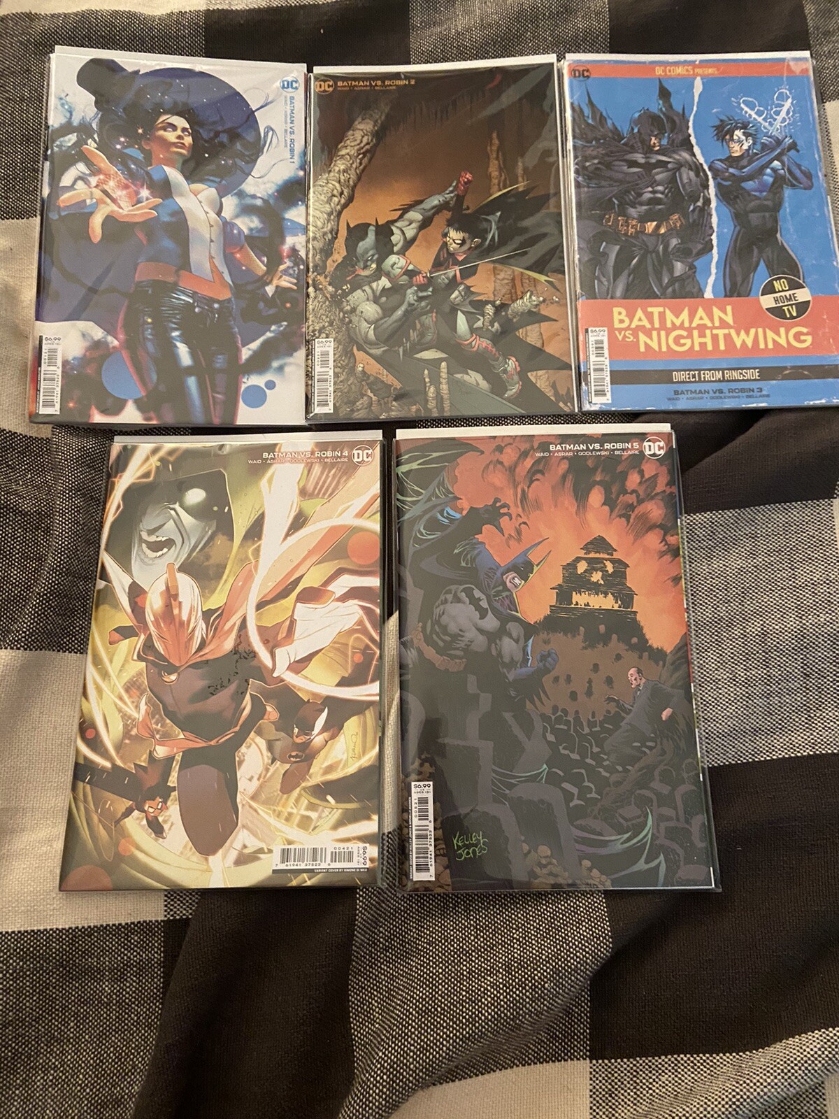 Batman VS. Robin #1-5 Complete Set (2022-2023) DC Comics Batman VS. Robin #1-5 Complete Set (2022-2023) DC Comics