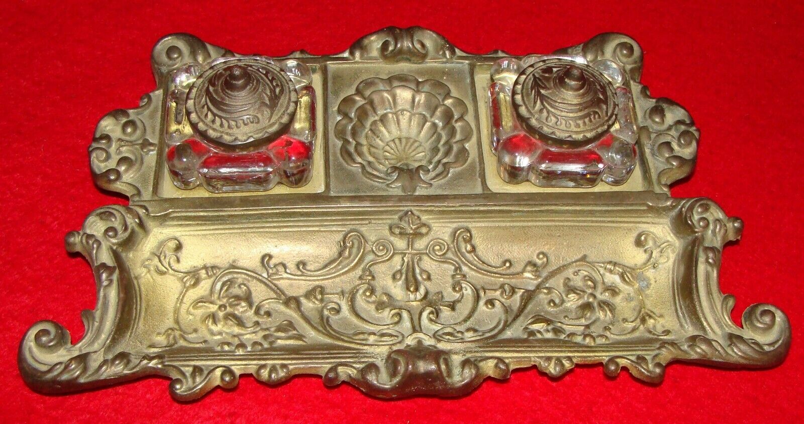 Antique Brass Double Inkwell & Pen Stand w/ Glass Inkwells & Lids Desk Accessory