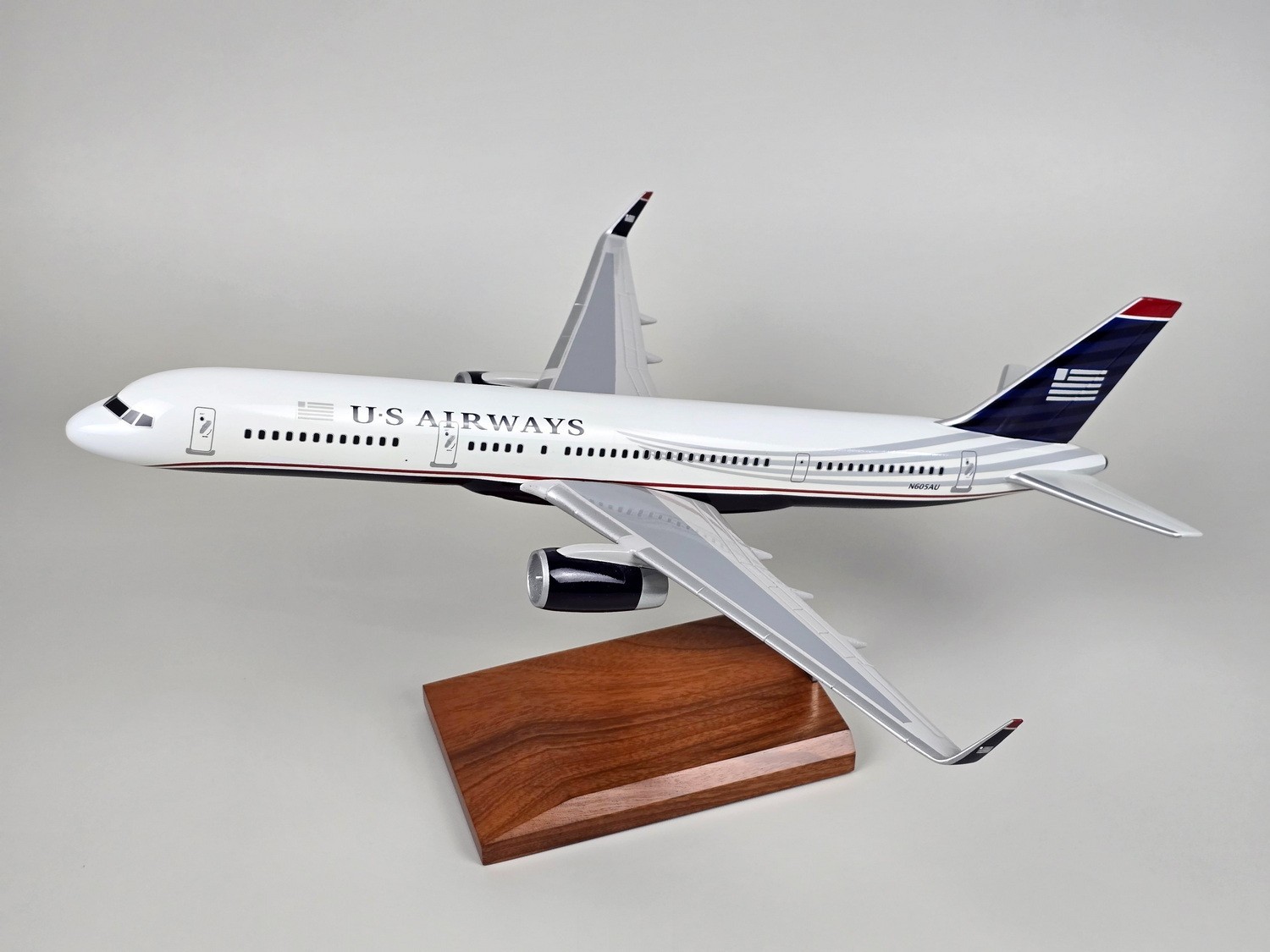 757-200 B757 Boeing US Airways aircraft airplane model scale 1/100