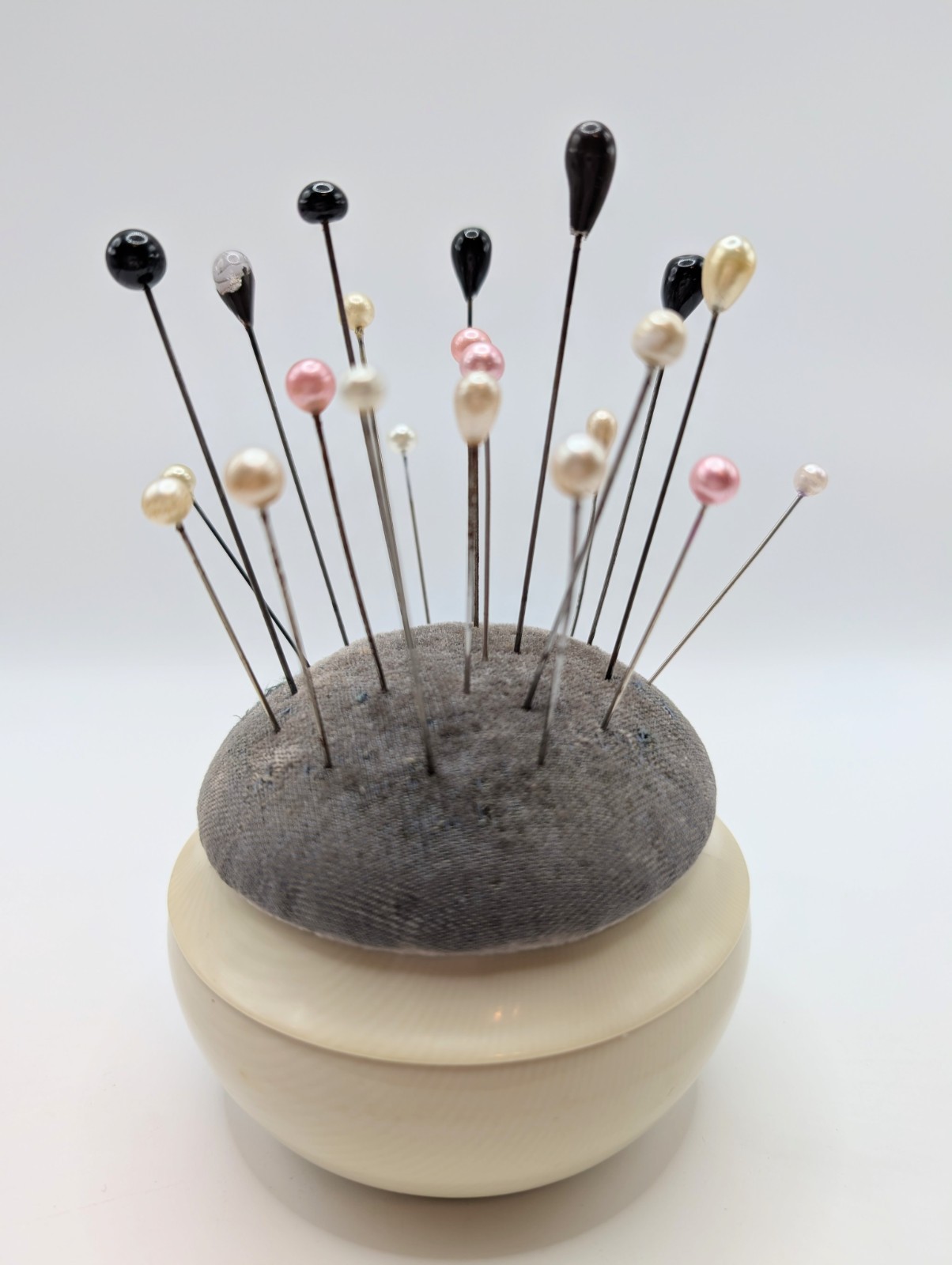 Antique DuPont Pyralin Celluloid Pin Cushion With 22 Pins Sewing Collection