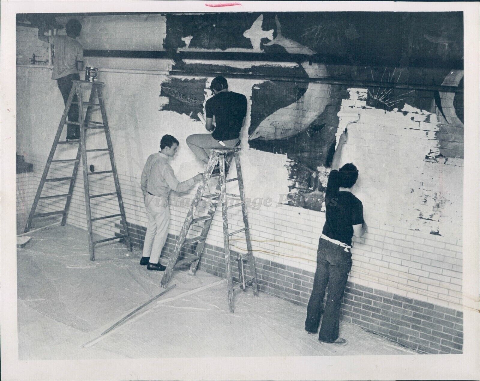 1970 Press Business Men Workers Painting Walls Brick Ladders Vintage Image Photo
