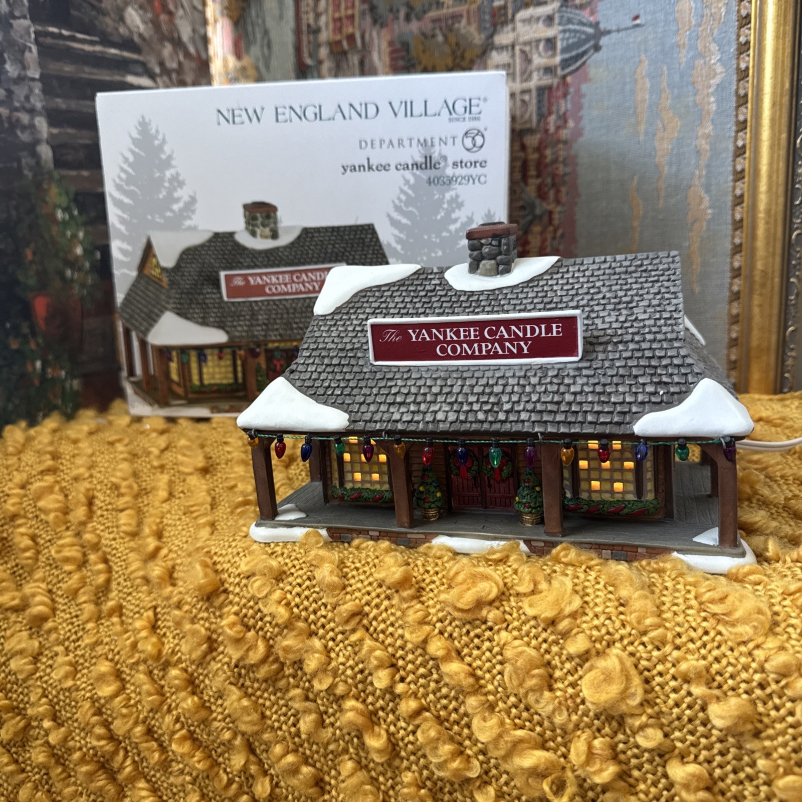 Yankee Candle Store Company New England Village Christmas Series Dept 56 W/ Box