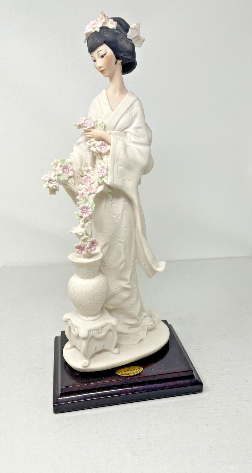 Giuseppe Armani Oriental Lady w Flowers in Large Vase 13.5” Matt 404S 1987