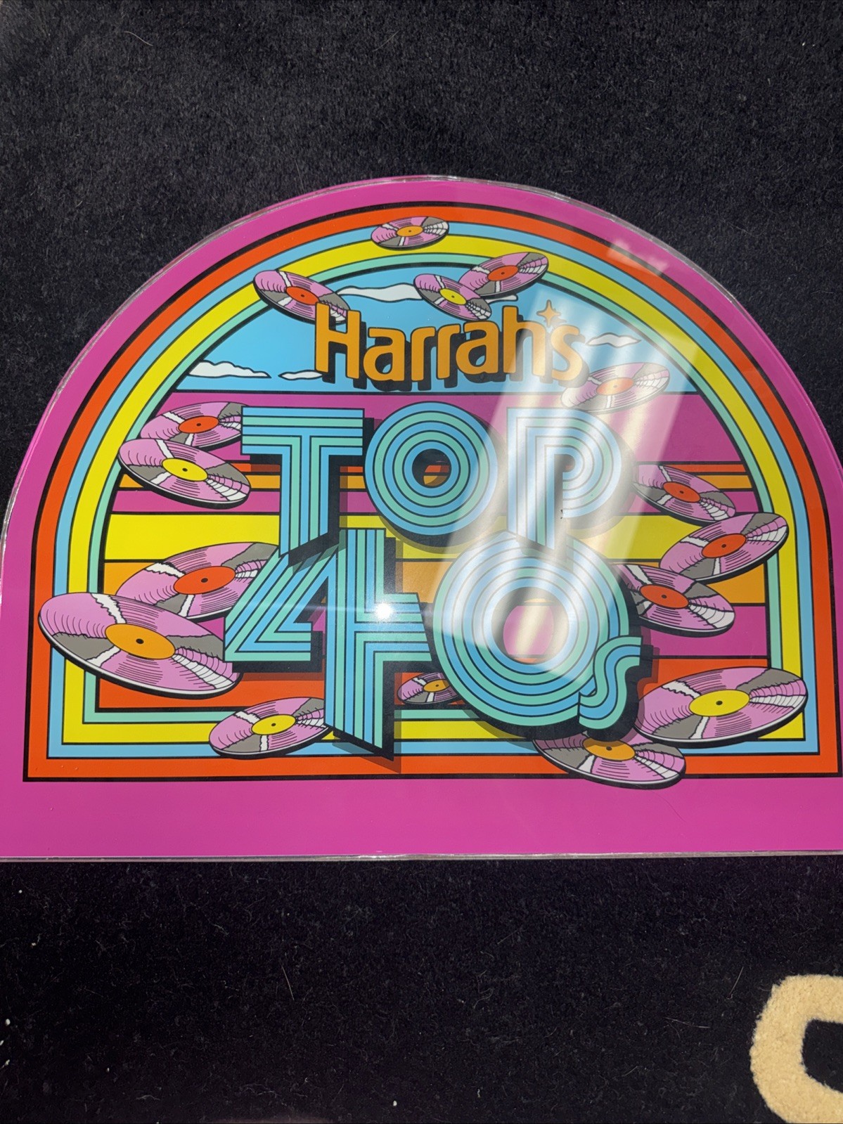 Authentic Las Vegas Harrah’s Hotel & Casino Top 40’s Head Slot Glass