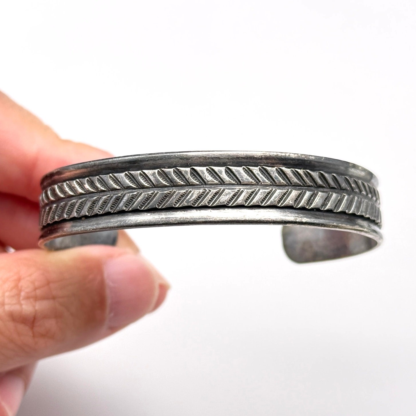Vintage Navajo Indian UITA 22 Native Hand Stampwork Silver Bracelet Cuff 7\