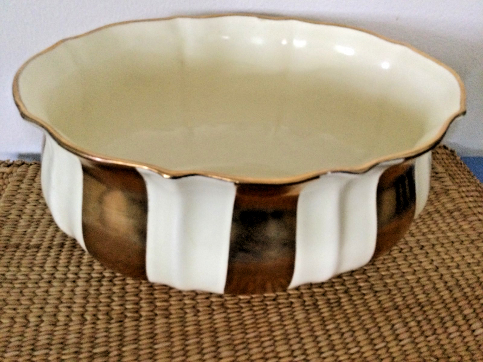 VTG Laurie Gates Designs 1996 Cream Gold Trimmed Rim Scalloped Big Bowl Planter
