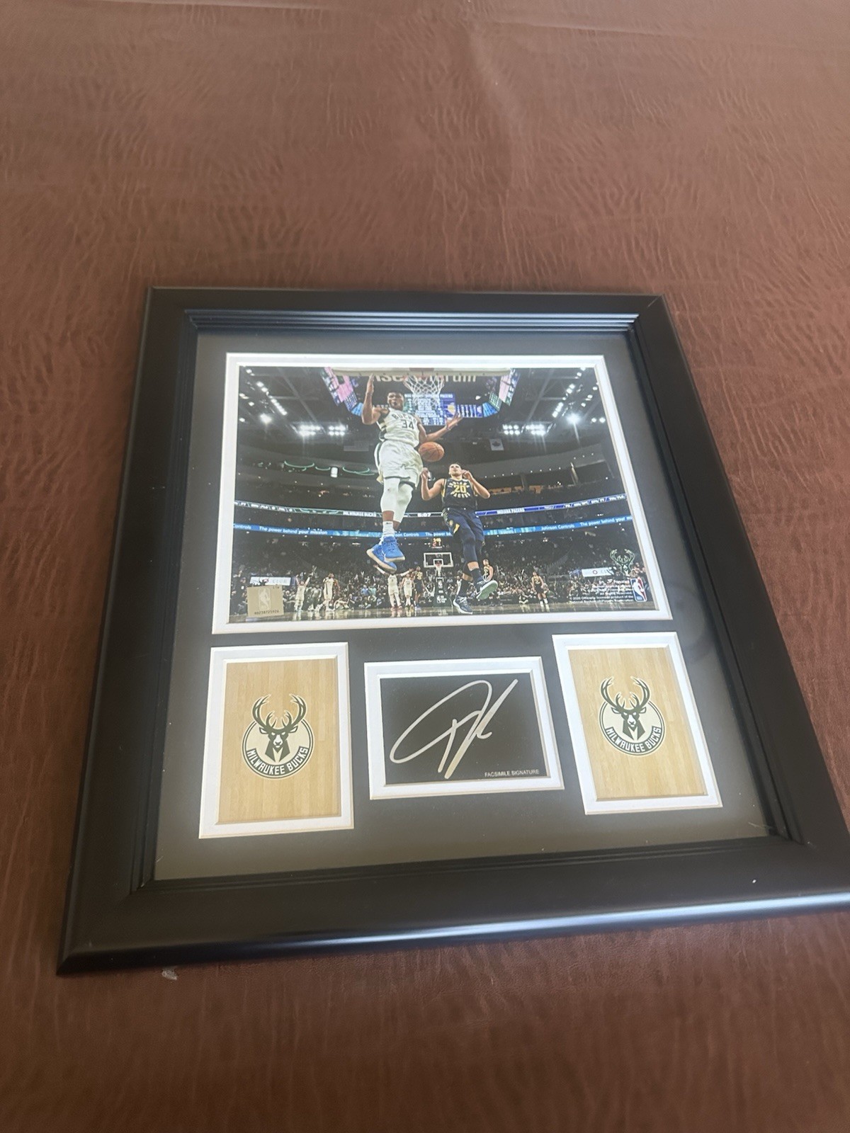 Fanatics Giannis Antetokounmpo Bucks 10x13 Matted Frame Facsimile Sig Fanatics Giannis Antetokounmpo Bucks 10x13 Matted Frame Facsimile Sig