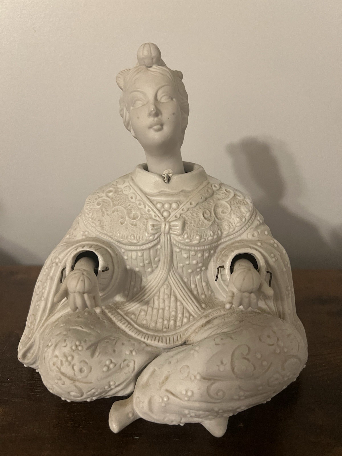 Vintage Ardalt Japan Bisque Porcelain Nodder Chinese Ball Juggler Woman 7110