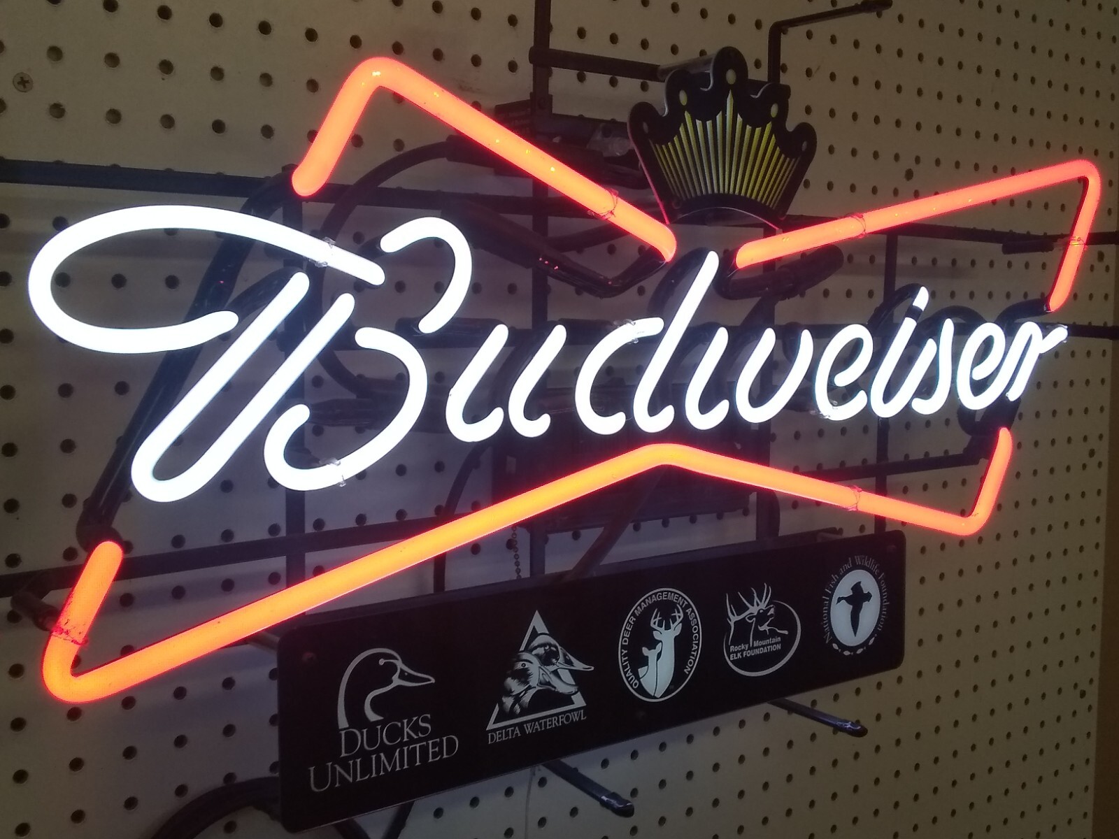 Rare Budweiser Bowtie Outdoors Neon Sign # 1061869 Sportsman Hunting Man Cave