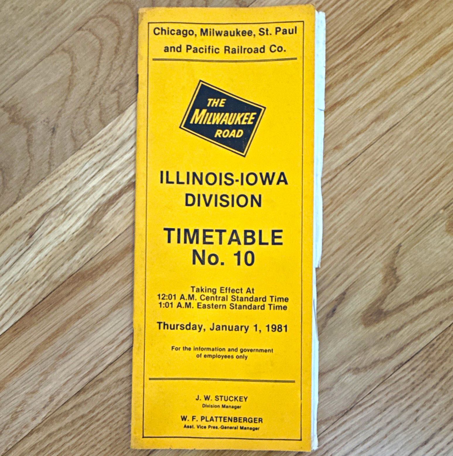 MILWAUKEE ROAD ILLINOIS-IOWA DIVISION 1981 EMPLOYEE TIME TABLE #10