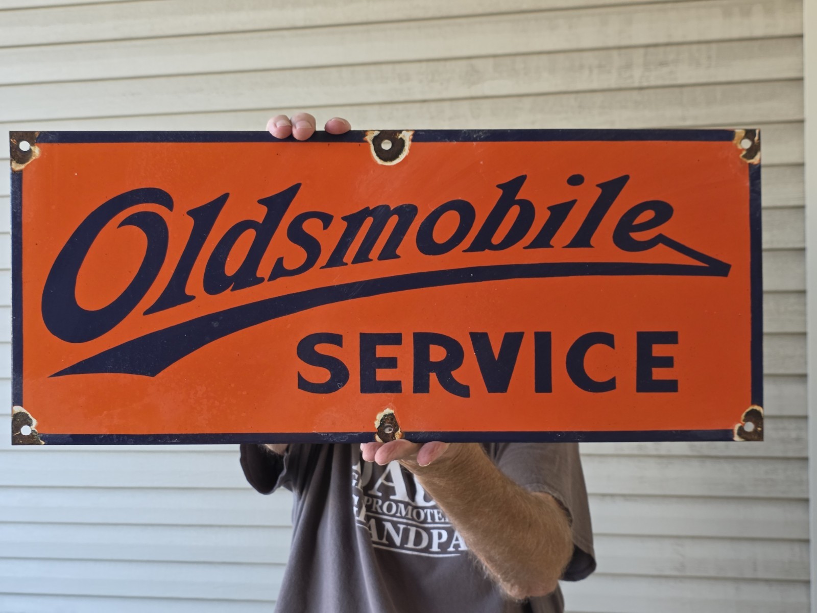 LARGE VINTAGE OLDSMOBILE SERVICE PORCELAIN SIGN NICE COLORS 24\