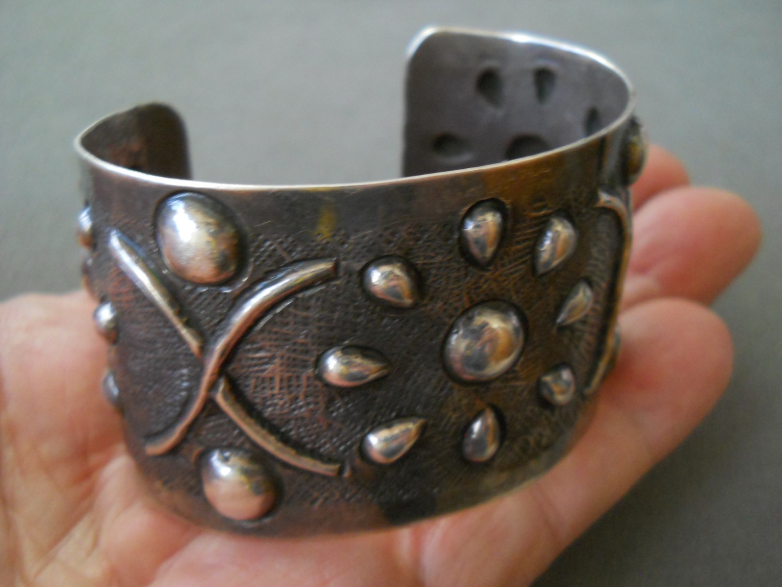 Old Southwest Sterling Silver Repousse & Textured Band Cuff Bracelet 42g