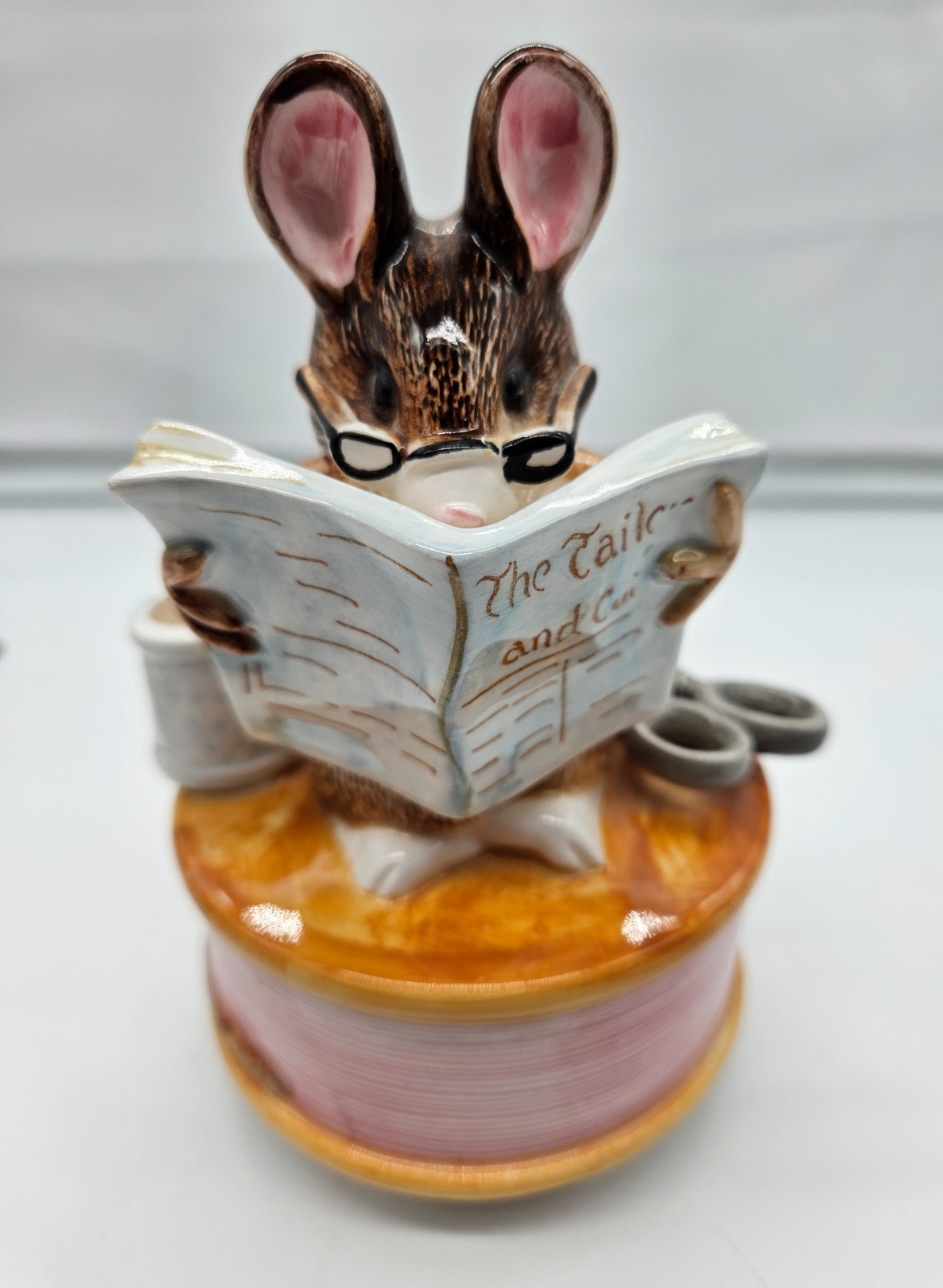 Schmid Beatrix Potter Tailor of Gloucester Mouse Musical Figurine Japan