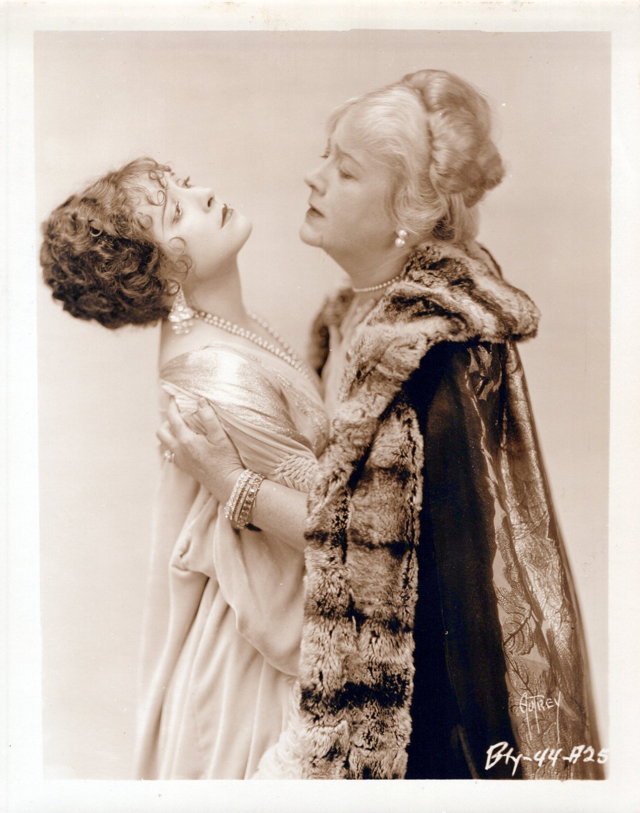 HOLLYWOOD Madge Bellamy + Louise Dresser Mother Knows Best 1928 ORIG PHOTO MA45