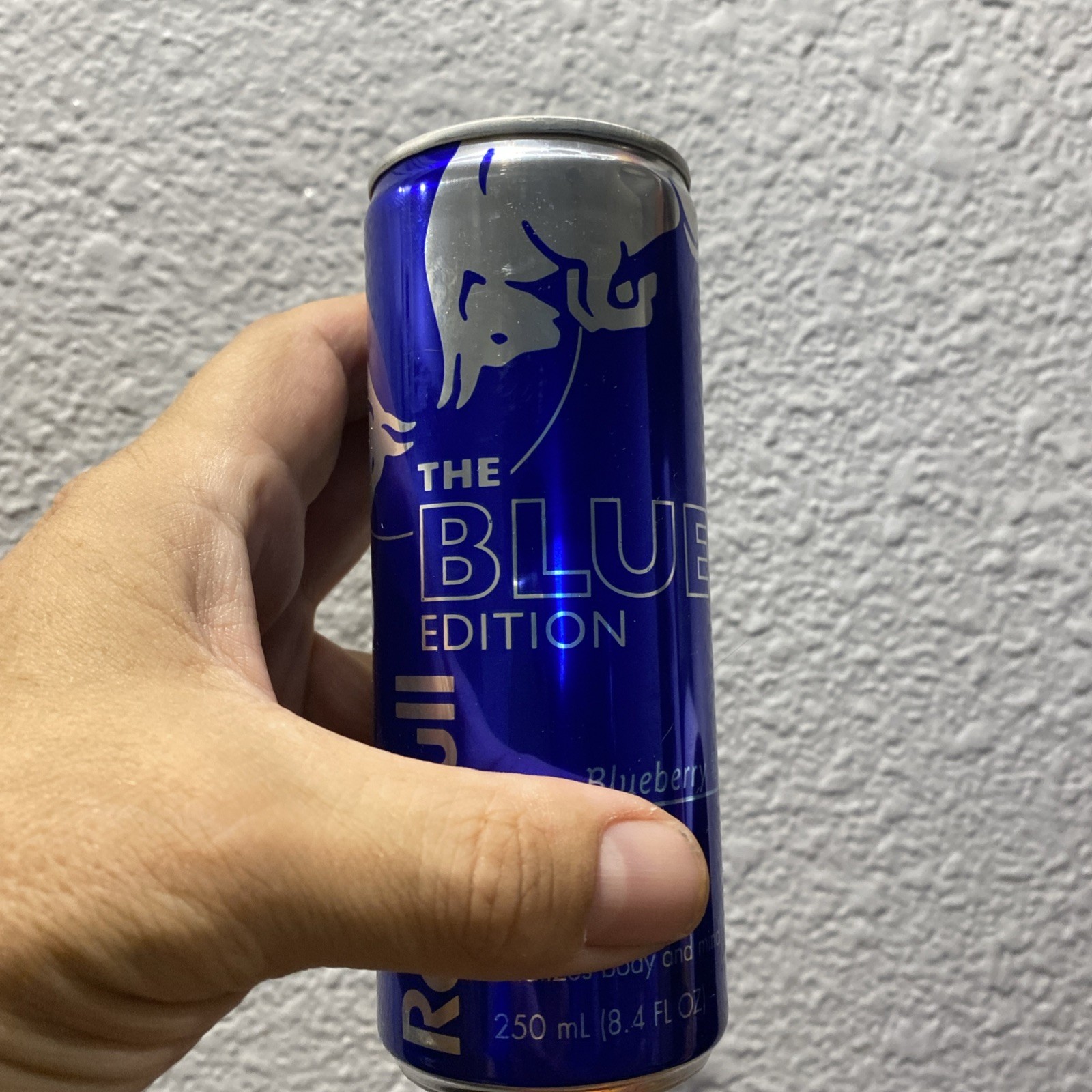 SIX (6) Red Bull Blueberry Discontinued Energy Drink 8.4 Oz Cans BEST PRICE 🔥