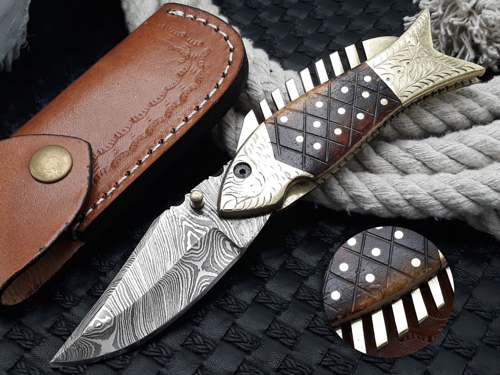 Damascus Steel Folding Pocket Knife Outdoor Camping Skinning Knife Wedding Gift