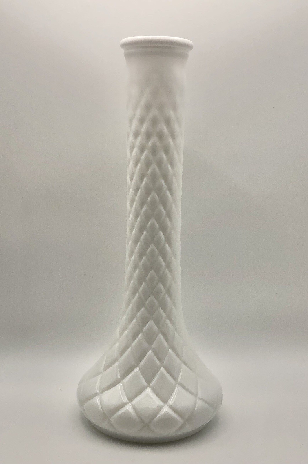 Vintage Hoosier Milk Glass Diamond Quilt Vase (4092 Stamped) 9” Tall - VGC