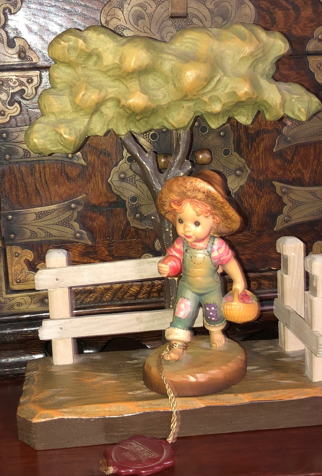 Anri Sarah Kay Club Figurine No.3. Tom Boy “Apple of My Eye” NEW W/ Tags Vtg