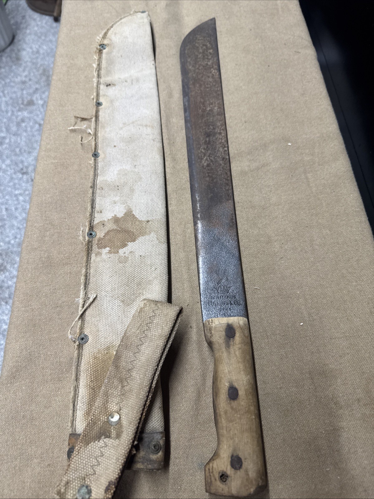 Vintage LEGITIMUS COLLINS & CO. Machete WWII 1945 - USED Wood Handle Vintage LEGITIMUS COLLINS & CO. Machete WWII 1945 - USED Wood Handle