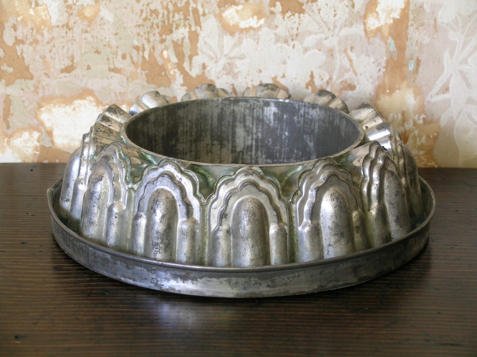 Antique Tin Jelly Cake Mould Gothic Arch Ring 9\