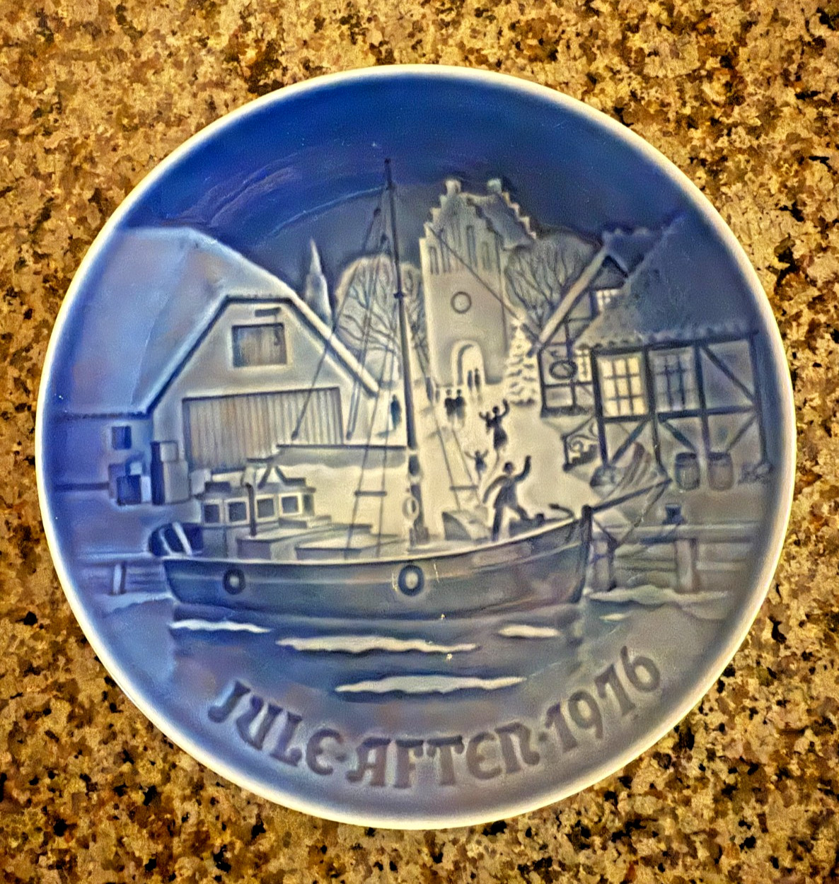 Bing & Grondahl 1976 Christmas Plate – Excellent Condition – 