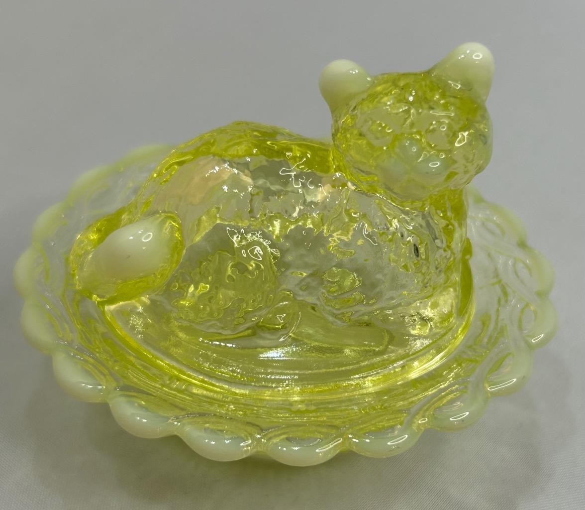 Vintage Mosser Cat On Nest Rare Vaseline Opalescent Color UV Glow - Covered Salt