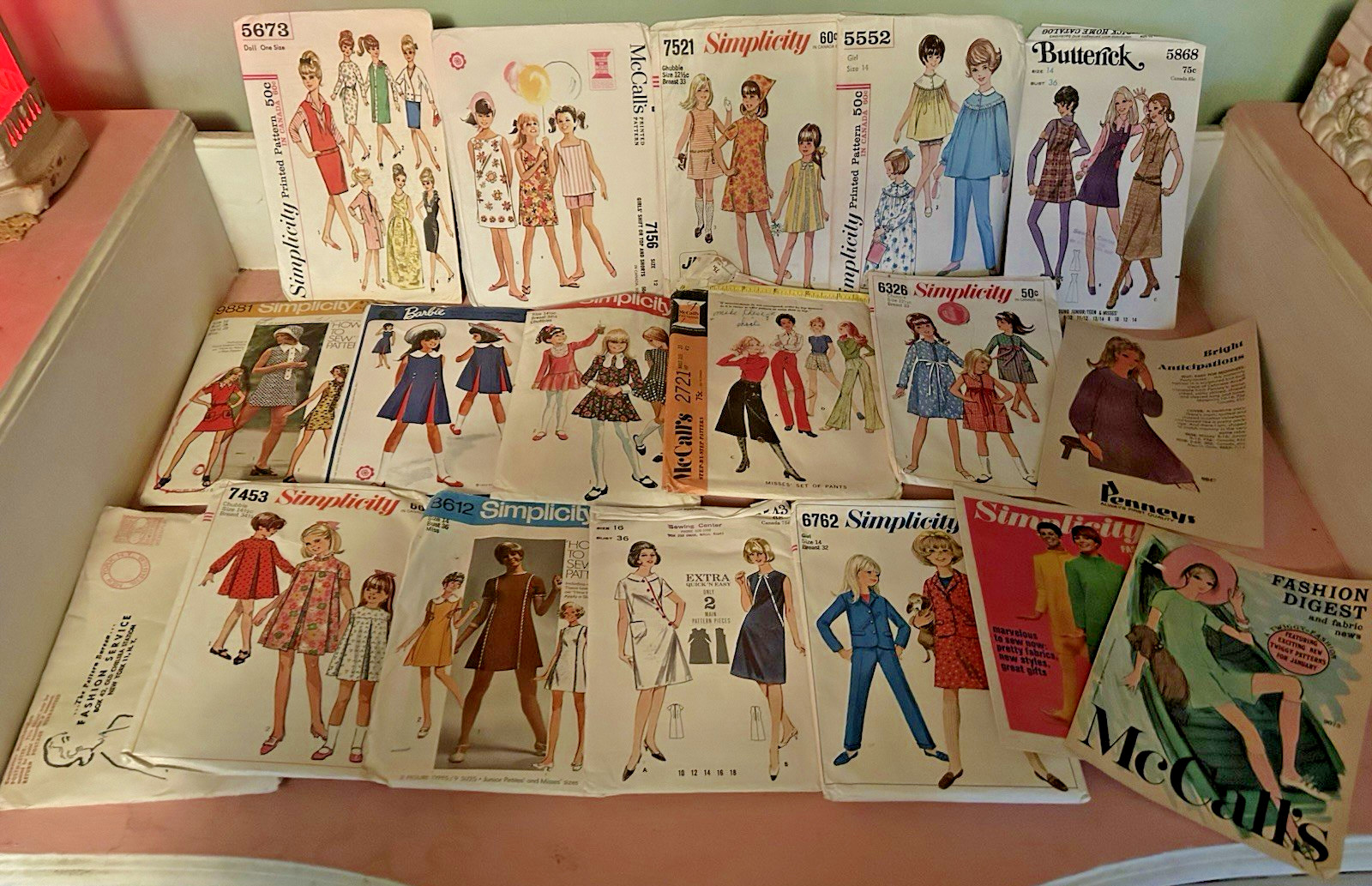 Vtg 60s Sewing Pattern Digest Lot of 18 Simplicity McCall\'s Girls Teen Ephemera