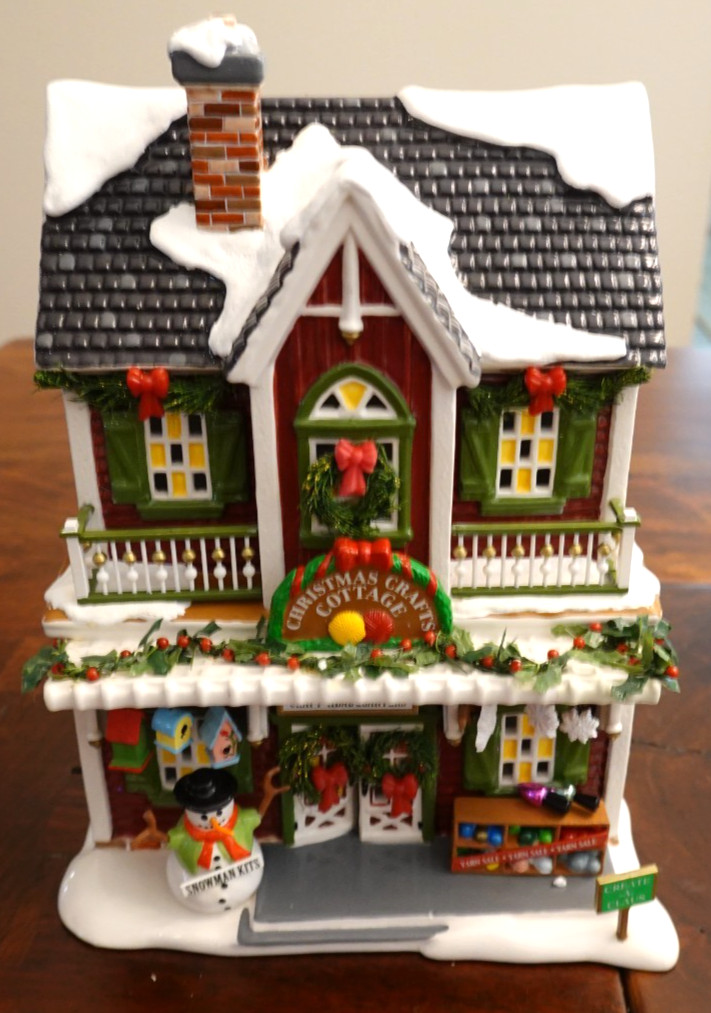Vintage Dept 56 Orig Snow Village 2006 XMAS Crafts Cottage w/box & light #5561-6