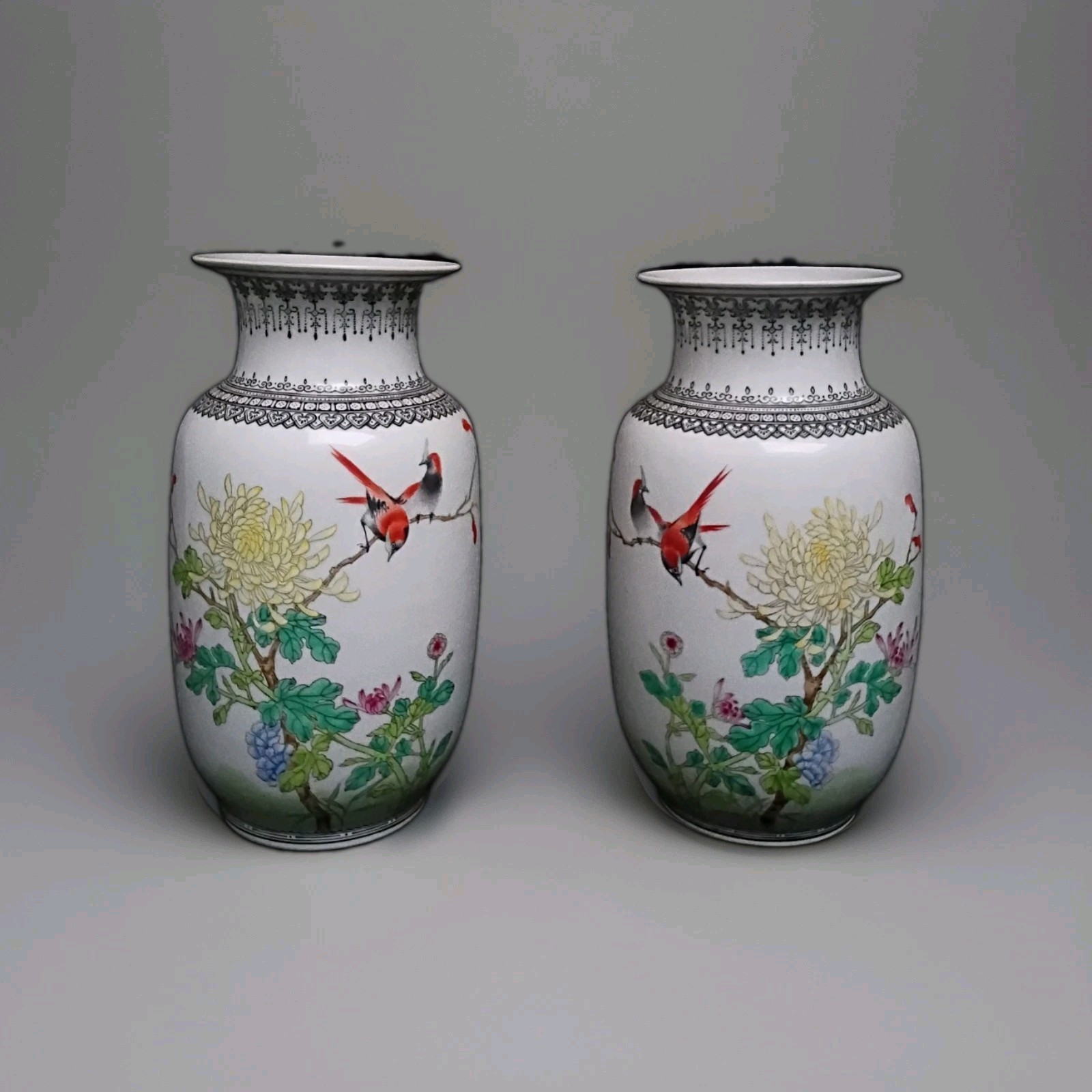 Chinese Jingdezhen Zhi matched Pair Porcelain Vases Famille Verte  9