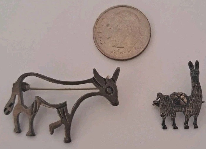 Vintage Donkey & Llama Pin Vintage Donkey & Llama Pin