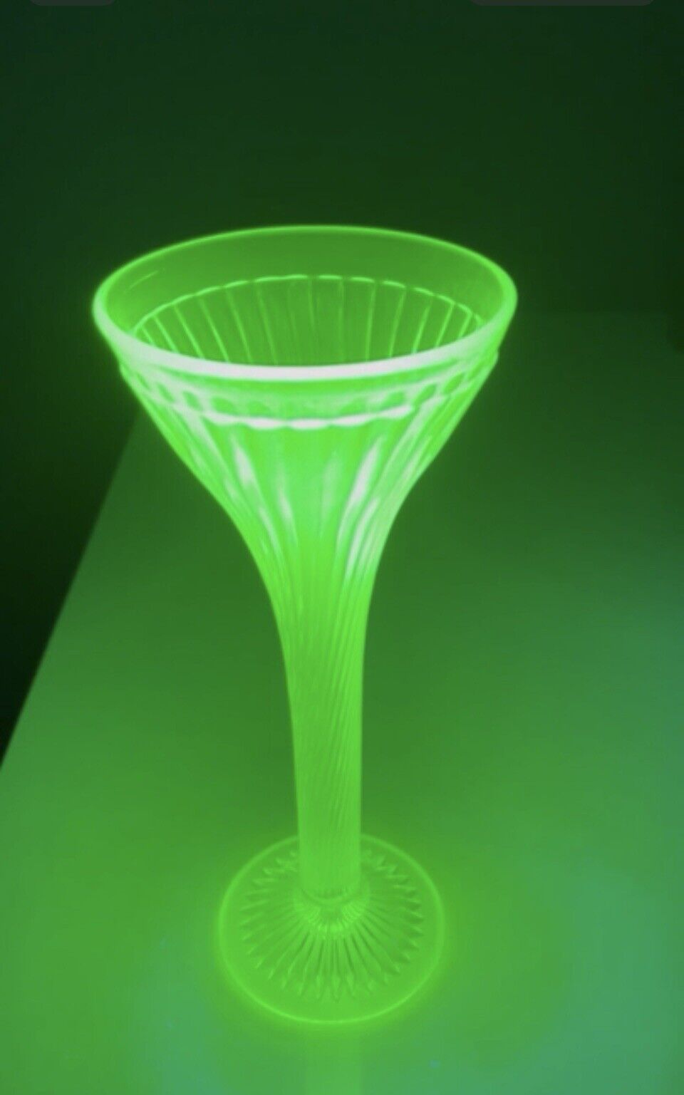 Rare Vintage Green Uranium Glass Trumpet Shaped Vase Almost 12\