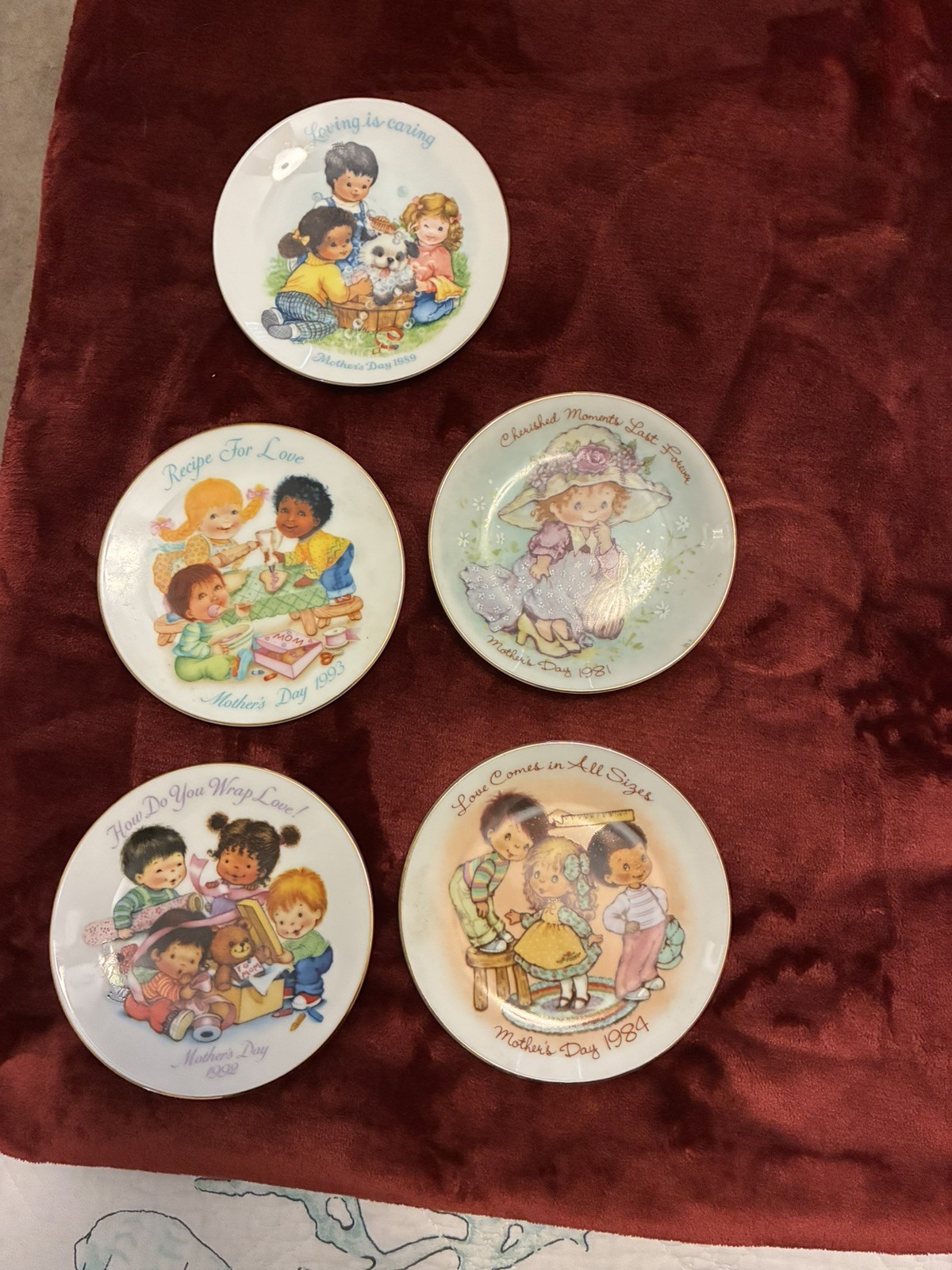 Vintage Avon Collectible Mothers Day Plates (5)