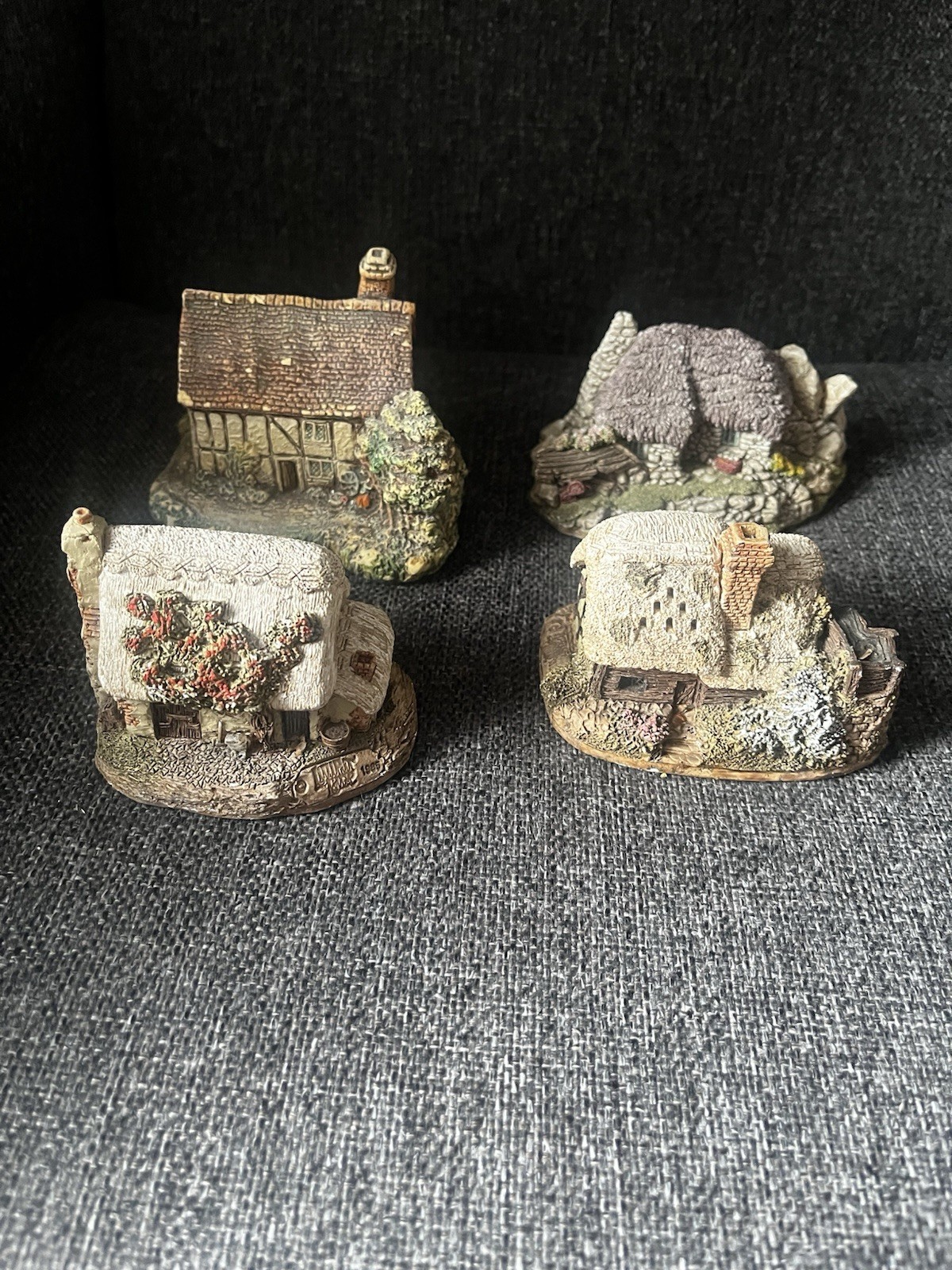 Bundle of 4 Lilliput Lane Miniature Houses, Cottages Etc. 