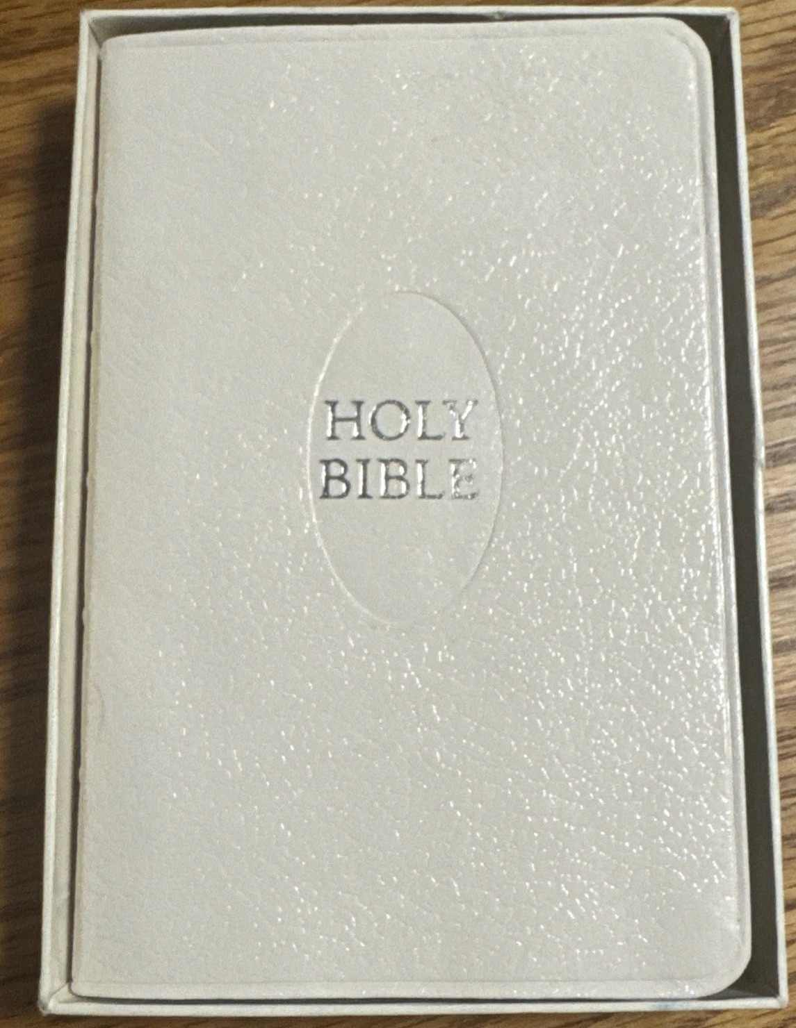 Vintage World Publishing KJV Holy Bible NIB White W1304MC Wedding Brides Bible