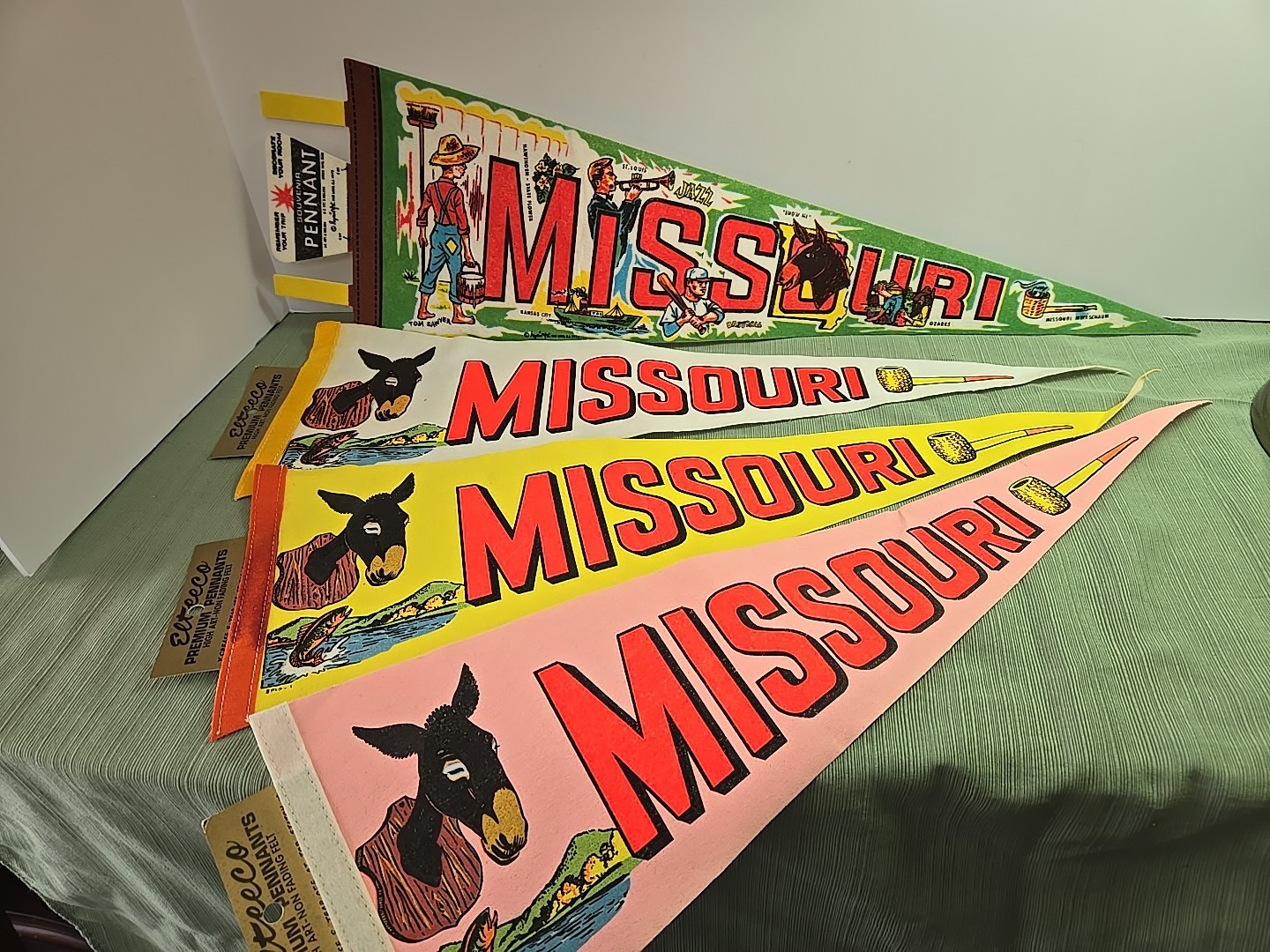 4 Vtg Lot MISSOURI State Travel Felt PENNANTS Elteeco Souvenir Donkey Tom Sawyer
