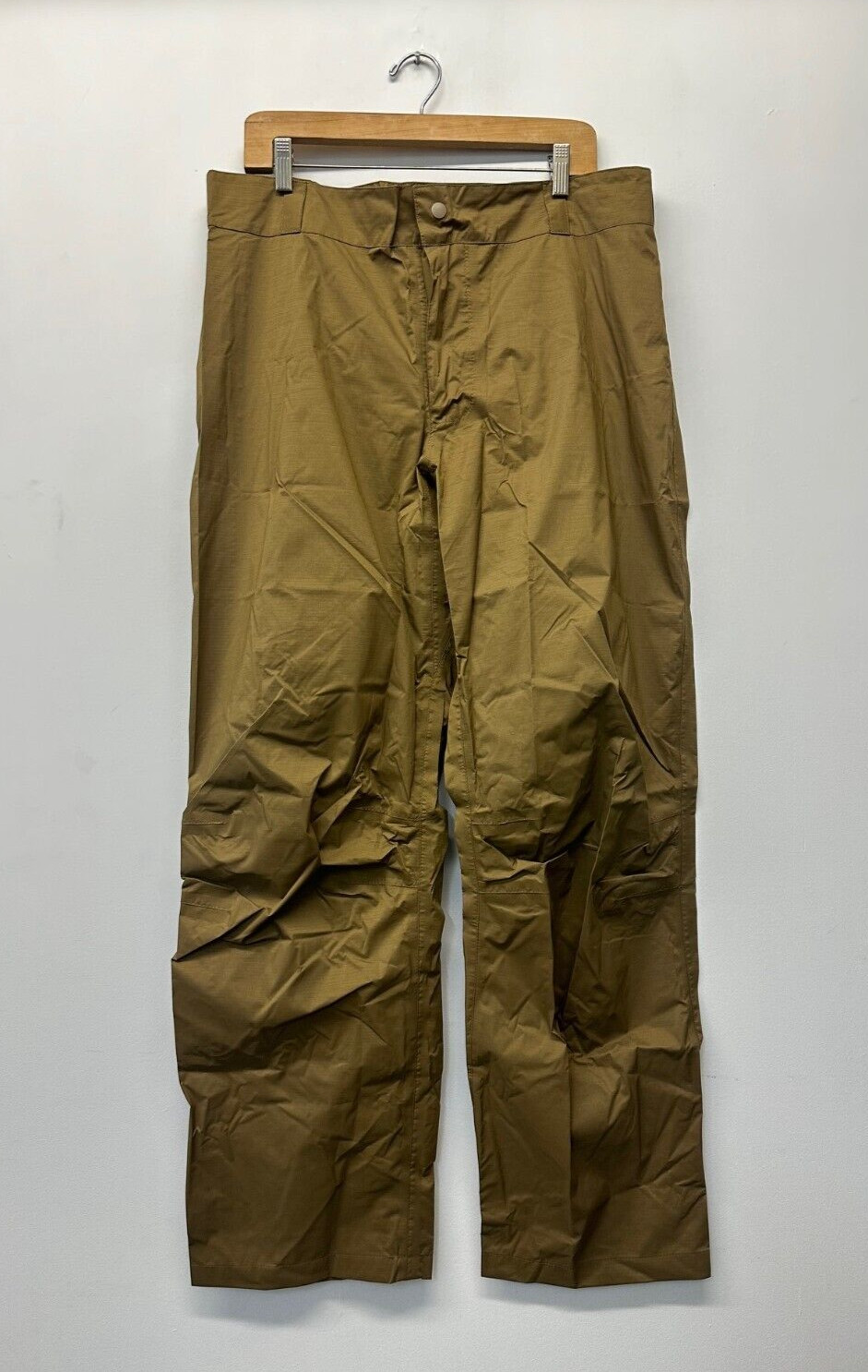 NOS Beyond Clothing, Level 6 GoreTex Pants Sz LR Coyote Brown, US Military, U-95 NOS Beyond Clothing, Level 6 GoreTex Pants Sz LR Coyote Brown, US Military, U-95
